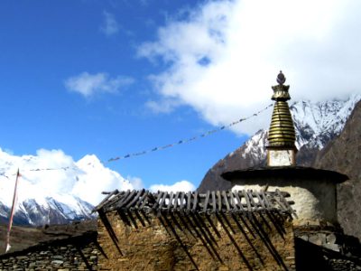Views on The way to tsum Valley